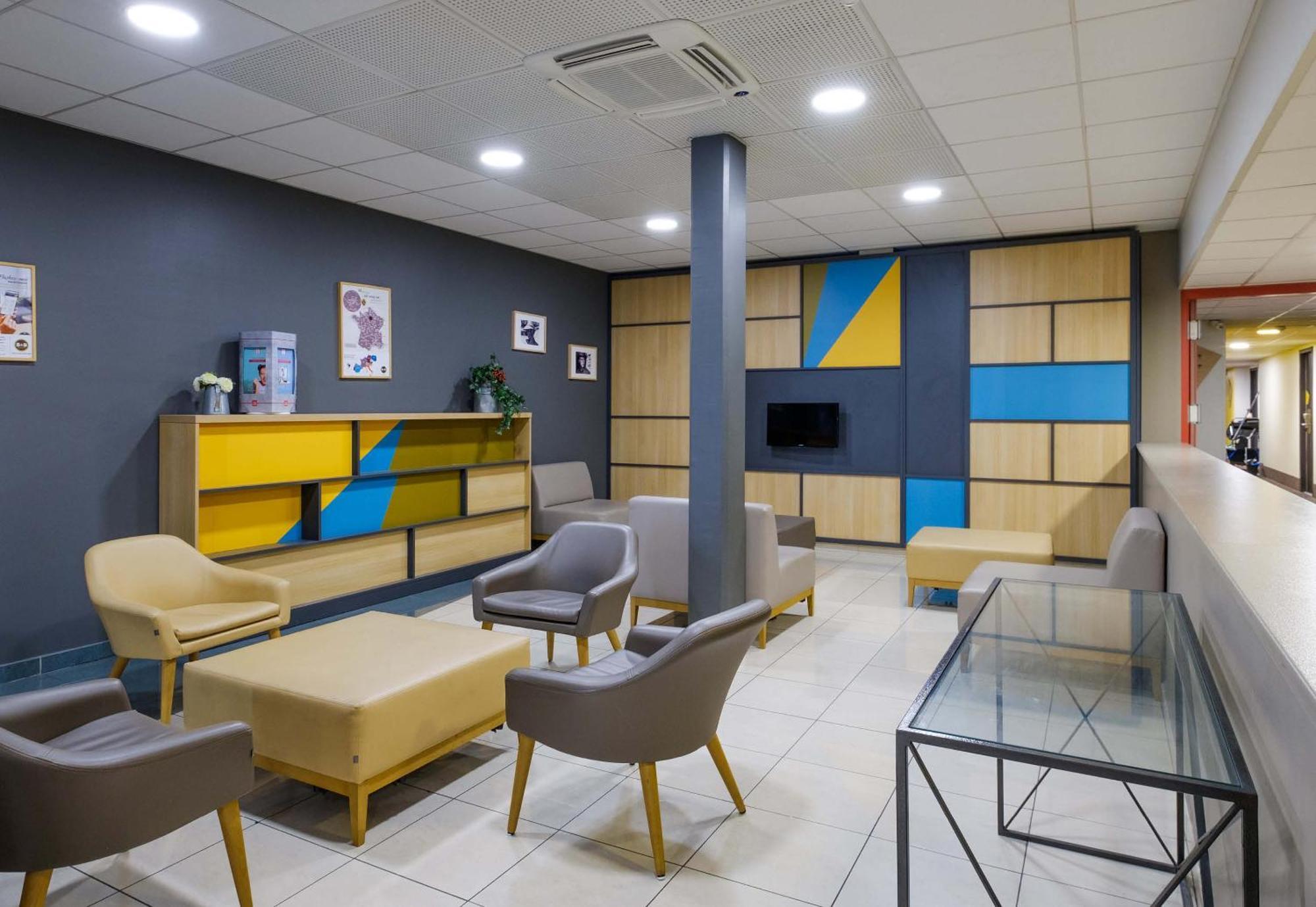B&B Hotel Villeneuve Loubet Village Bagian luar foto