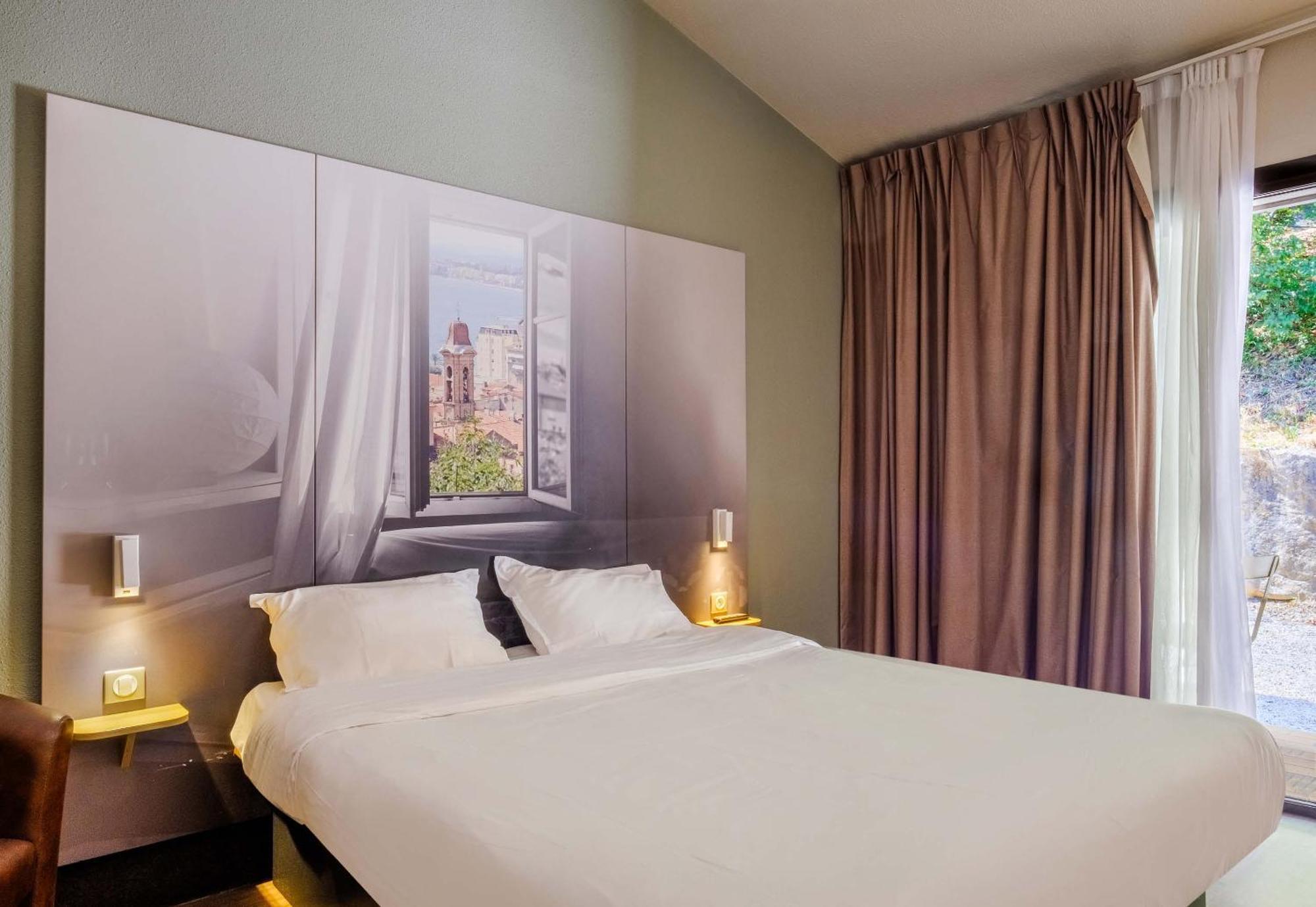 B&B Hotel Villeneuve Loubet Village Bagian luar foto