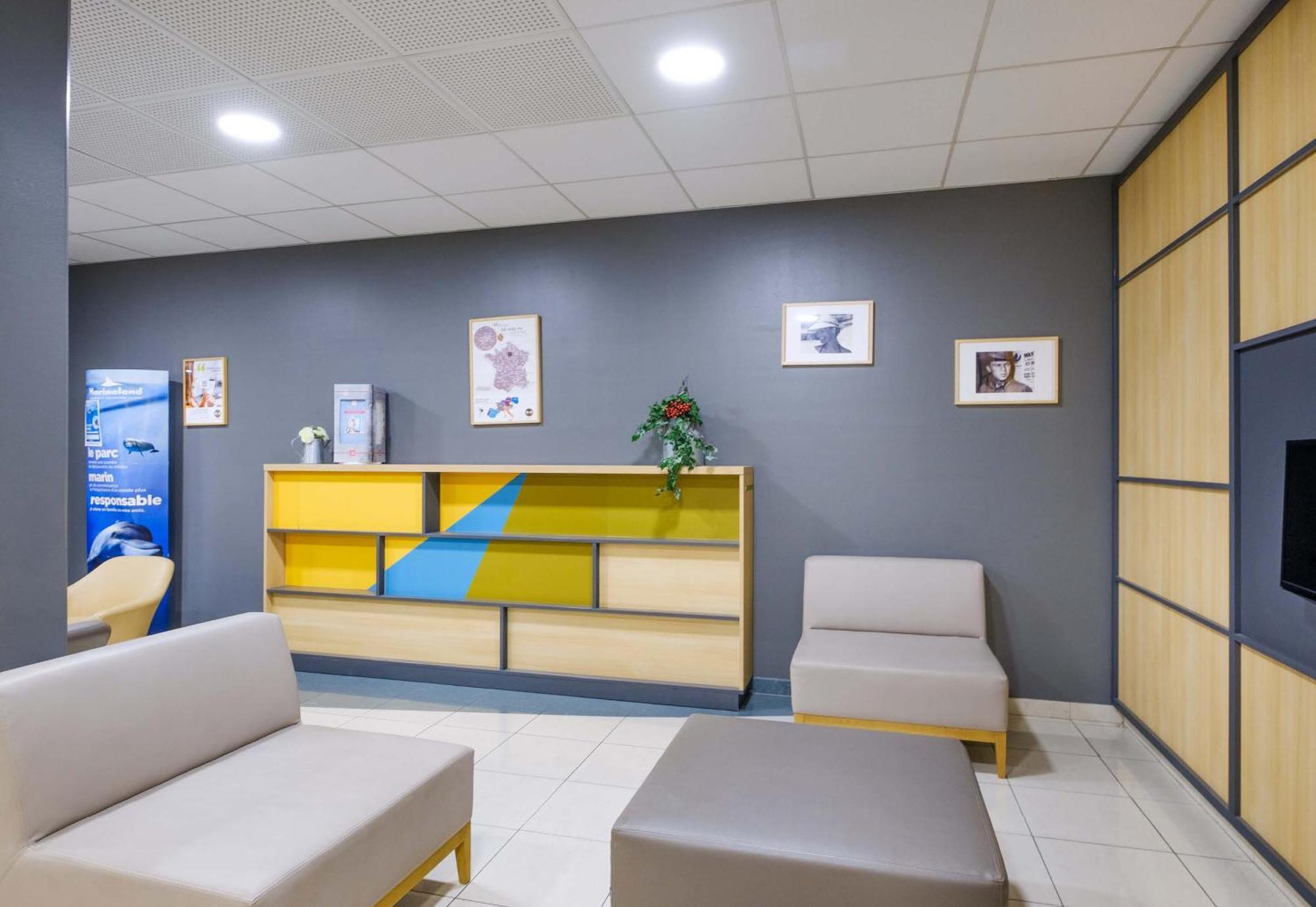 B&B Hotel Villeneuve Loubet Village Bagian luar foto
