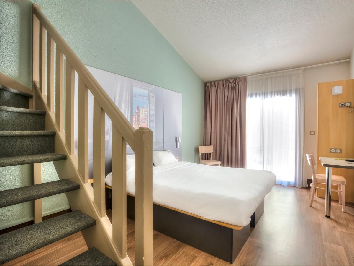 B&B Hotel Villeneuve Loubet Village Bagian luar foto