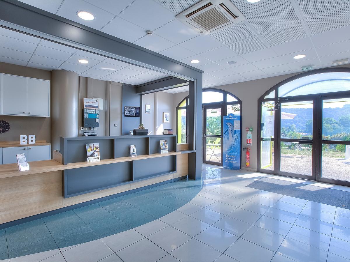B&B Hotel Villeneuve Loubet Village Bagian luar foto