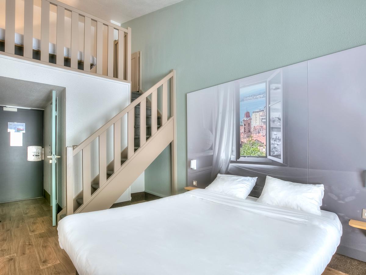B&B Hotel Villeneuve Loubet Village Bagian luar foto