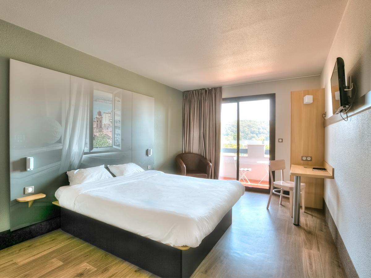 B&B Hotel Villeneuve Loubet Village Bagian luar foto