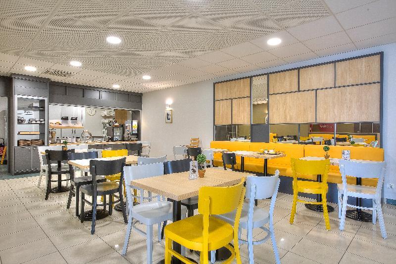 B&B Hotel Villeneuve Loubet Village Bagian luar foto
