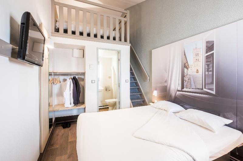 B&B Hotel Villeneuve Loubet Village Bagian luar foto